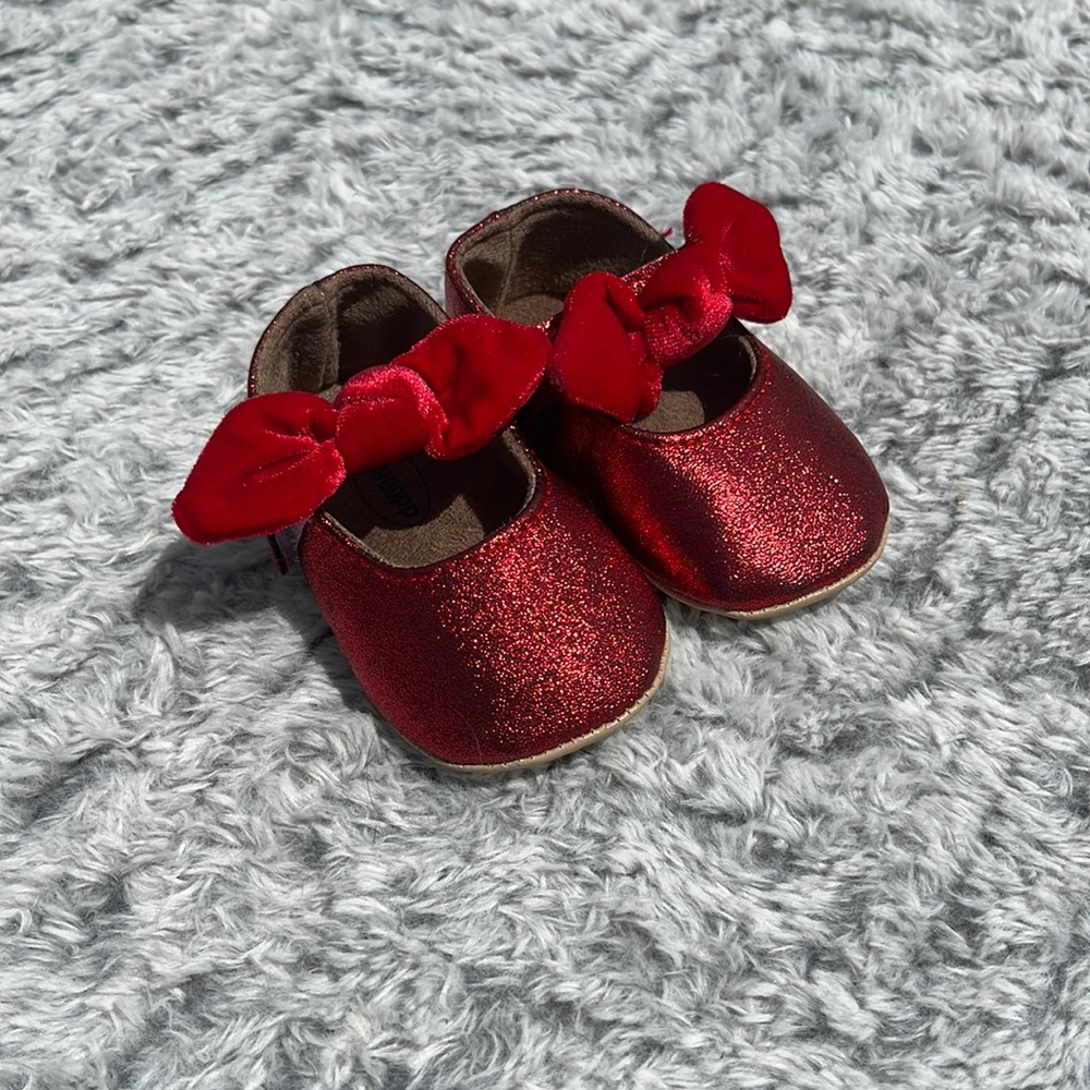 Myggpp Size 3 Red Shiny Dress Shoes with Velvet Bow
